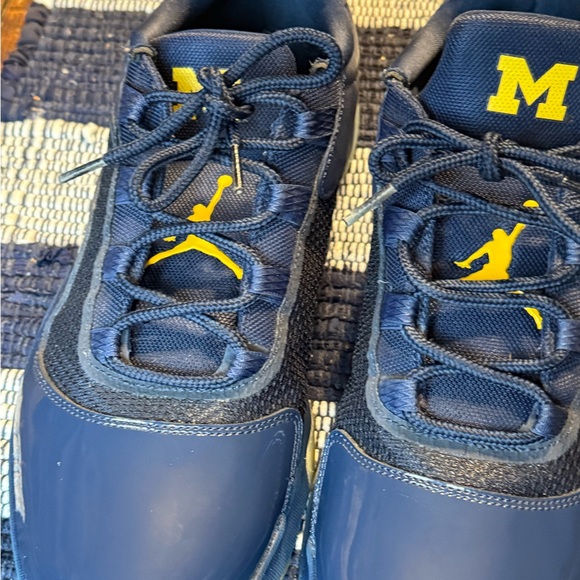 Navy Blue Michigan Wolverine Jordan with maize Logo - Picture 8 of 8
